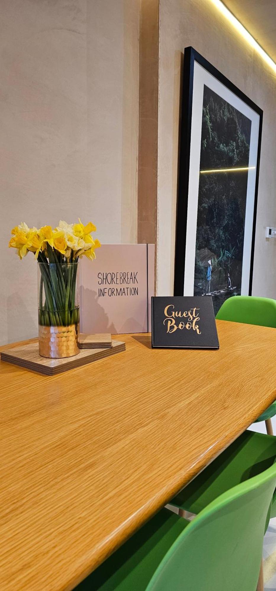 Shorebreak Apartments New Quay エクステリア 写真