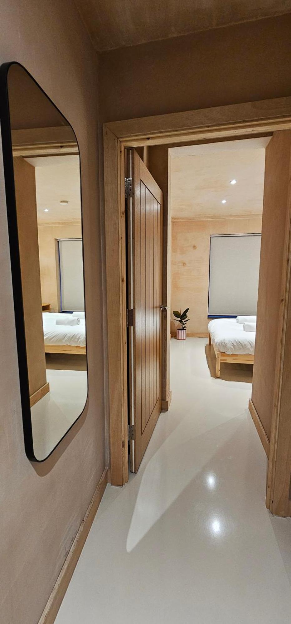 Shorebreak Apartments New Quay エクステリア 写真